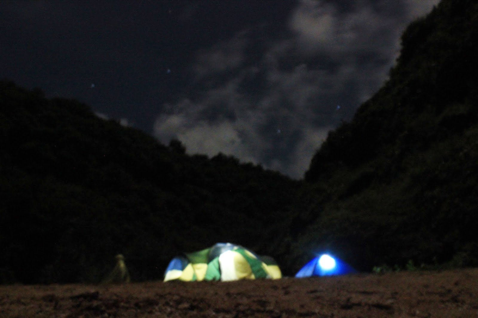 suasana malam di pantai wohkudu